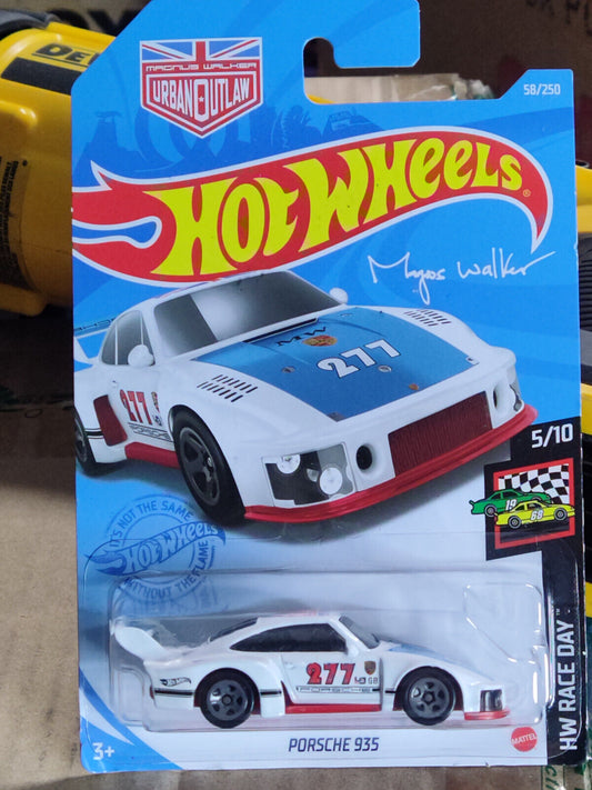 Hot Wheels #058 Race Day Series #5 Porsche 935 BLISTER CRCKD ON LH SIDE(Loc J/K)