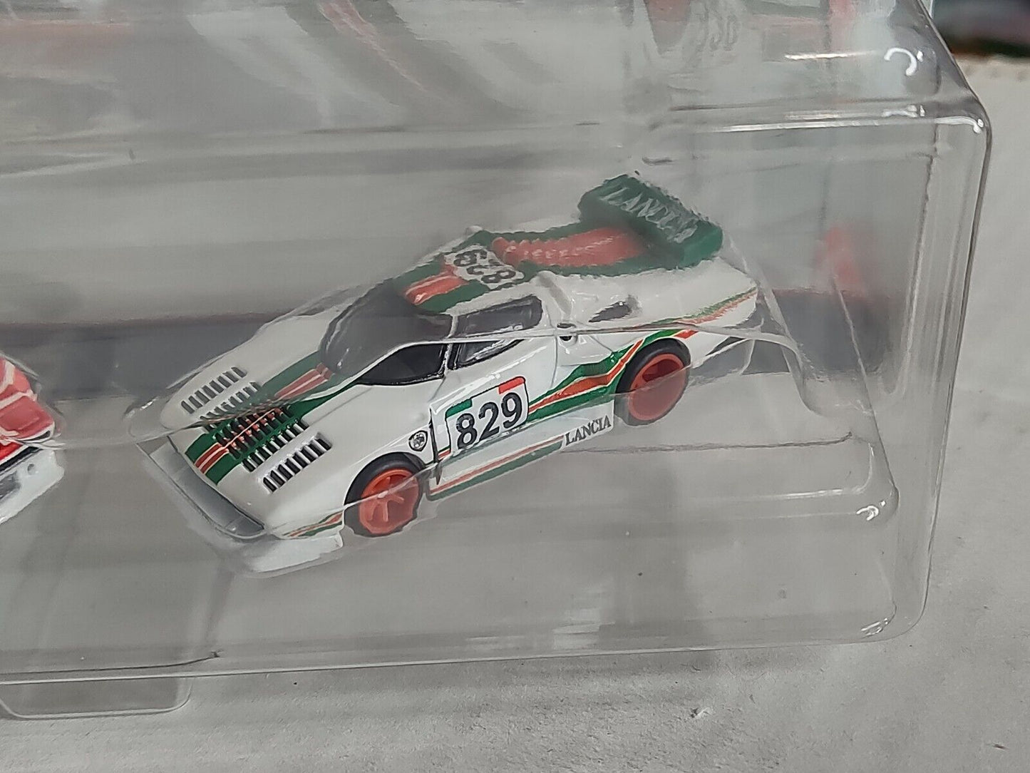 Hot Wheels HFF30  2 Pak Premium BMW M1 ProCar and Lancia Stratos Group 5 (LocZ)