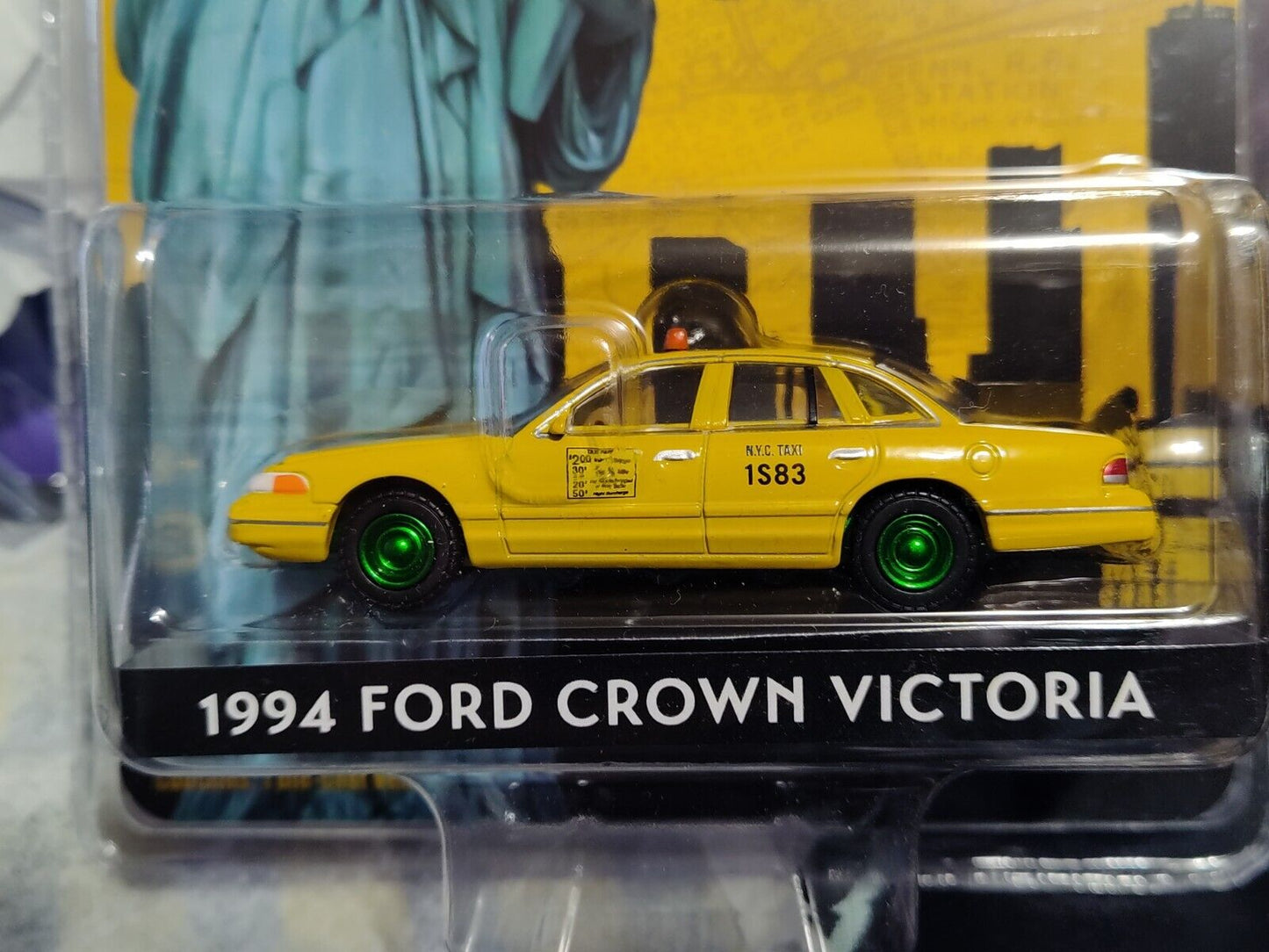 Greenlight NEW YORK CITY TAXI 1994 Ford Crown Victoria CHASE Green Machine