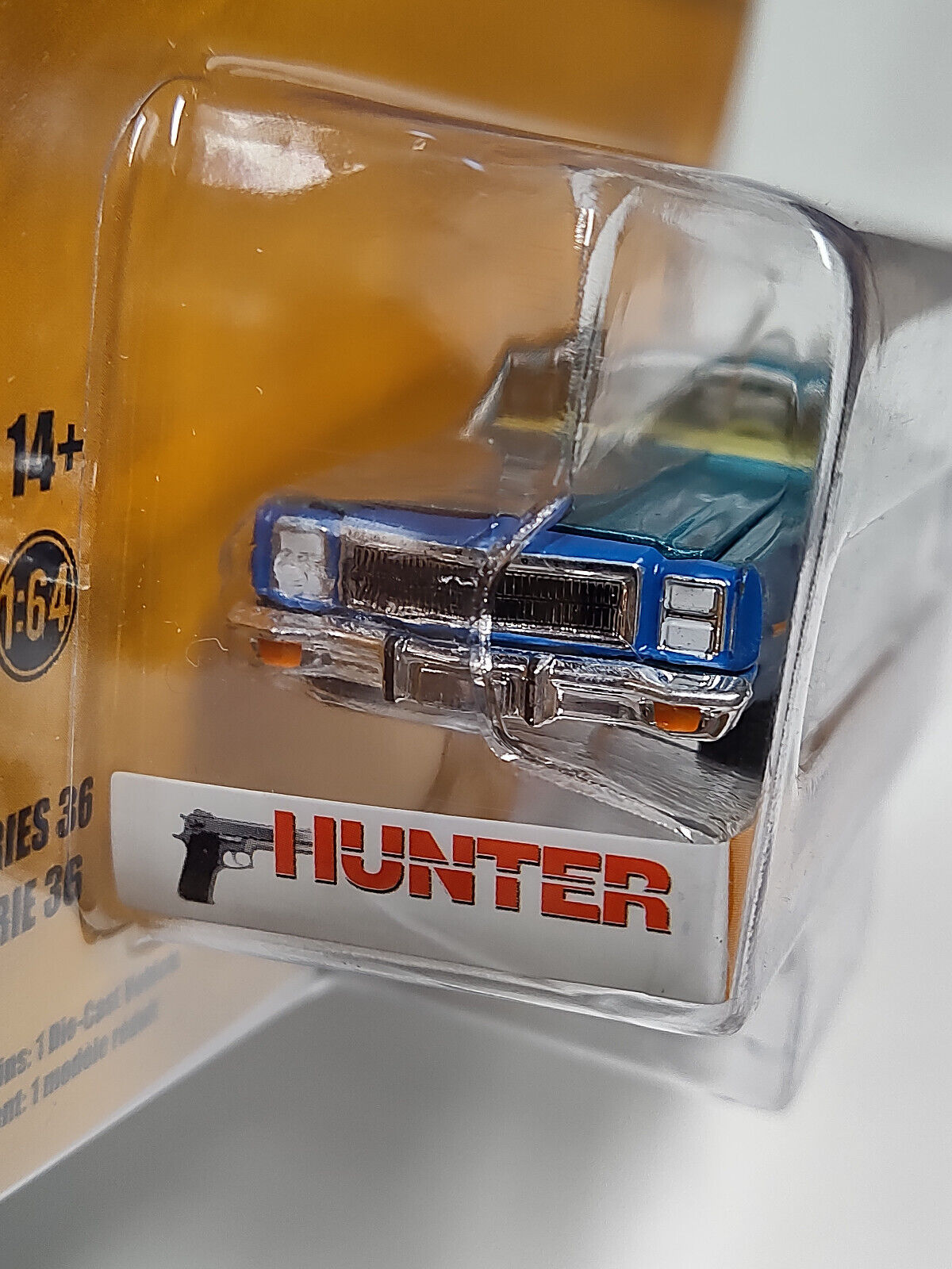 Greenlight HUNTER Series 1977 Plymouth Fury 1:64 Scale