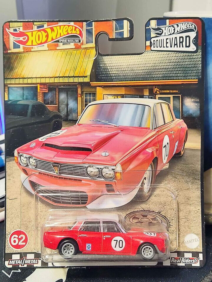 Hot Wheels HCR00 Boulevard Series #62 '70 Rover P6 Group 2 BENT EDGE (Box-5)