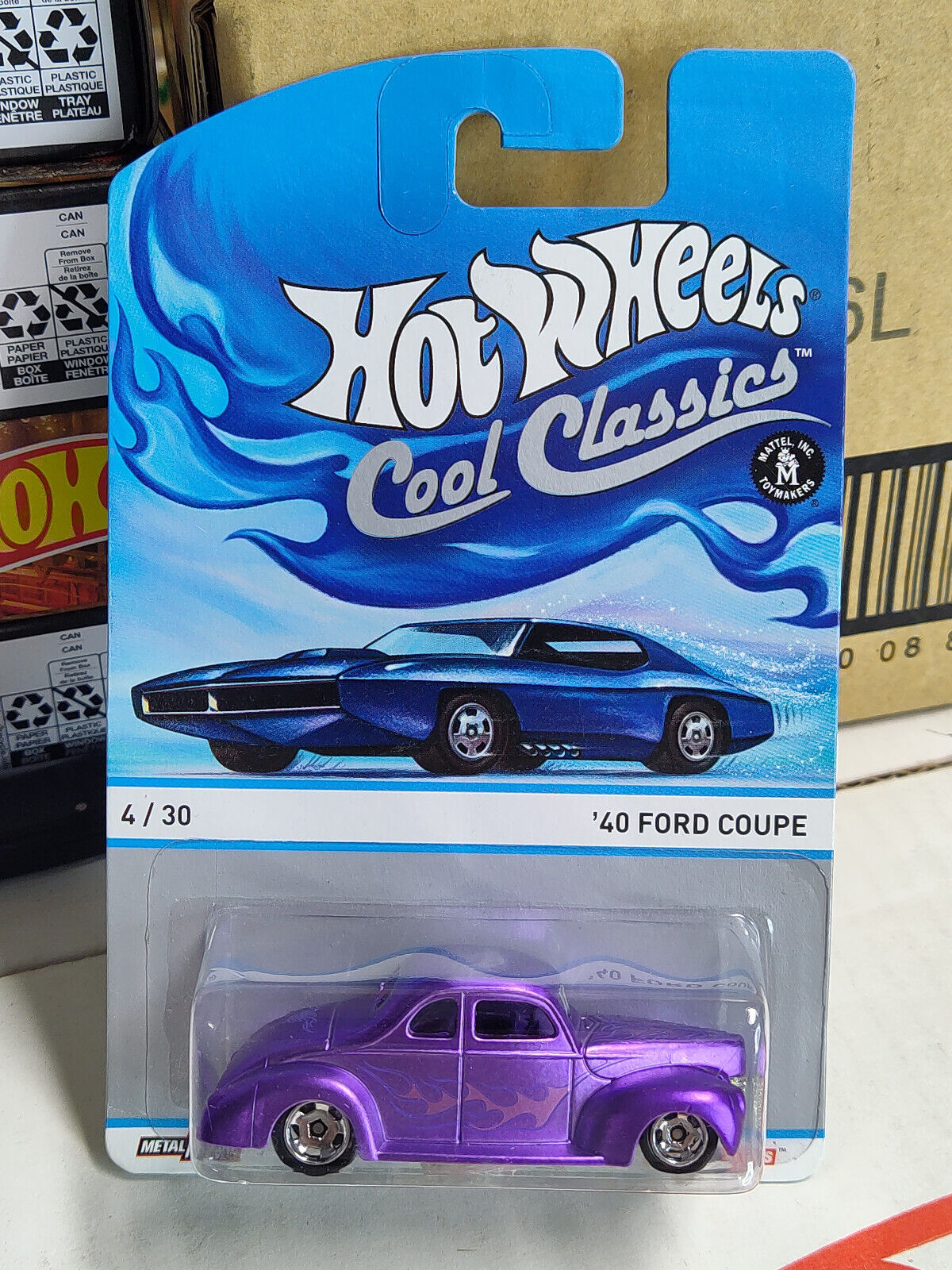 Hot Wheels #Y9427 Cool Classics #4 '40 Ford Coupe BLISTER WRINKLED/PRICE S(Lc X)