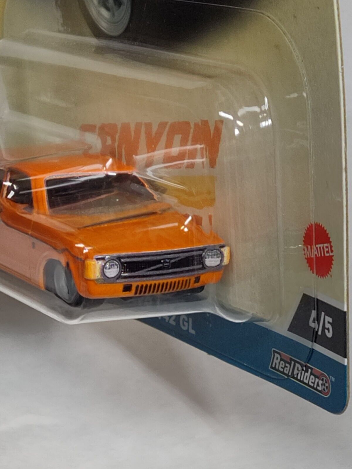 Hot Wheels HKC53   Canyon Warriors Series #4  '73 Volvo 142 GL  (Box 13)