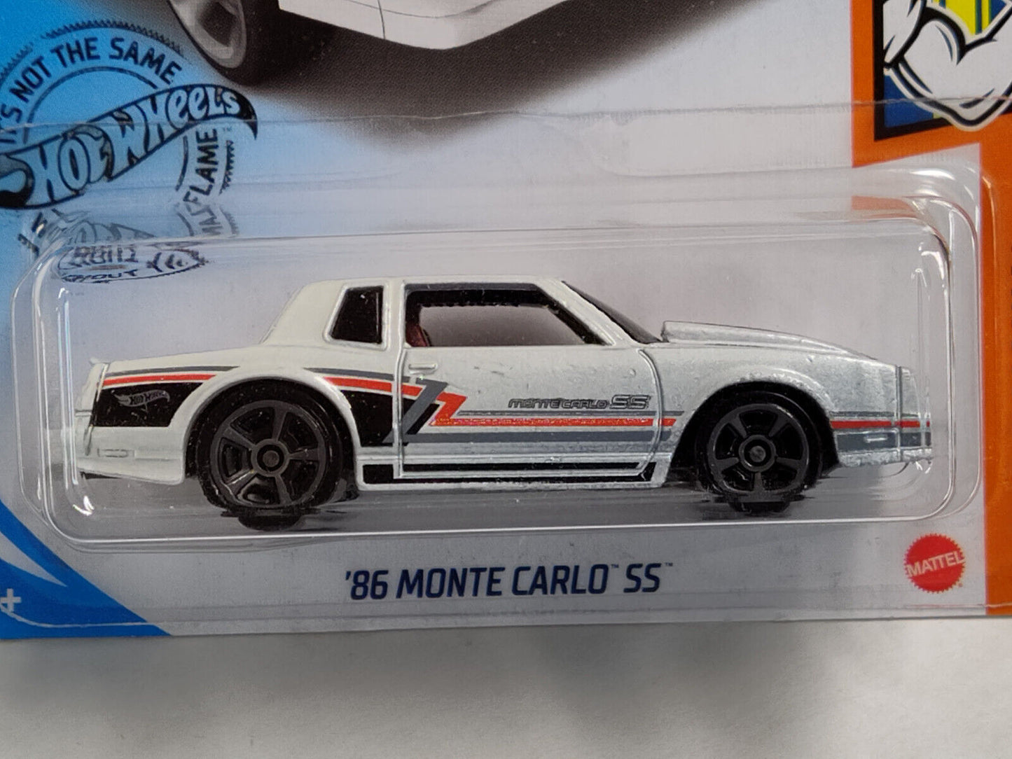 Hot Wheels #196 ML Muscle Mania Series #6 '86 Monte Carlo SS (White) BLISTER DEN