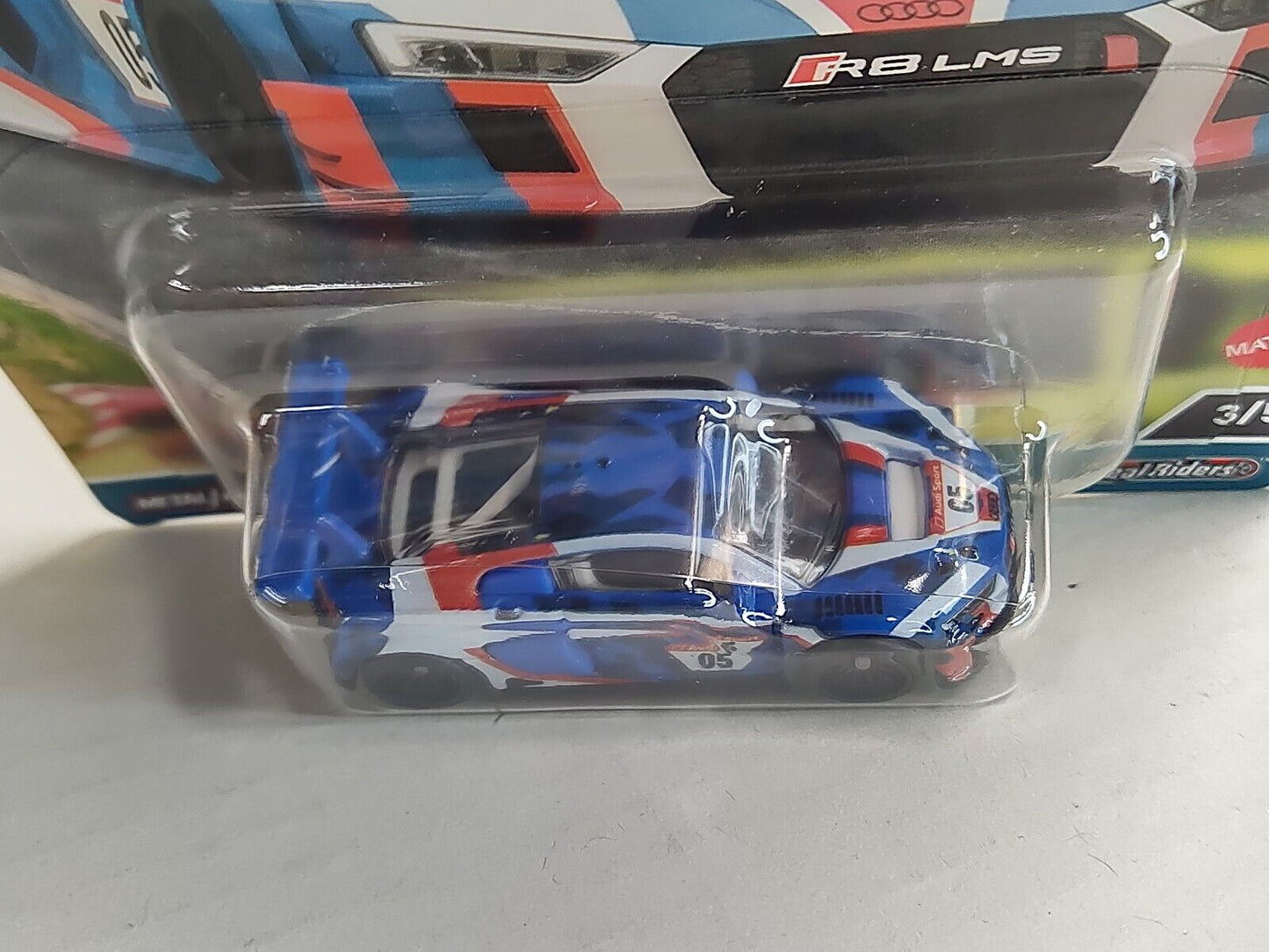 Hot Wheels HKC61 Race Day Series #3 Audi R8 LMS Premium Car Culture (Box-17)