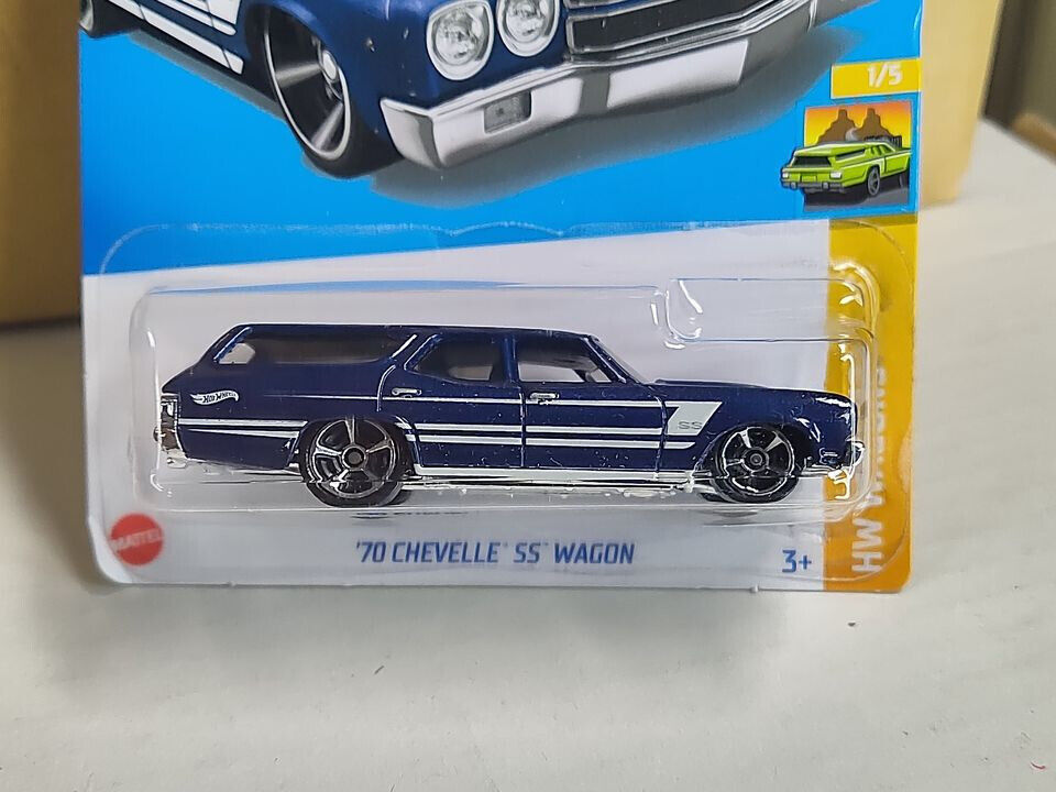 Hot Wheels #111 ML Wagons Series #1 '70 Chevelle SS Wagon CARD CREASED (Loc B)