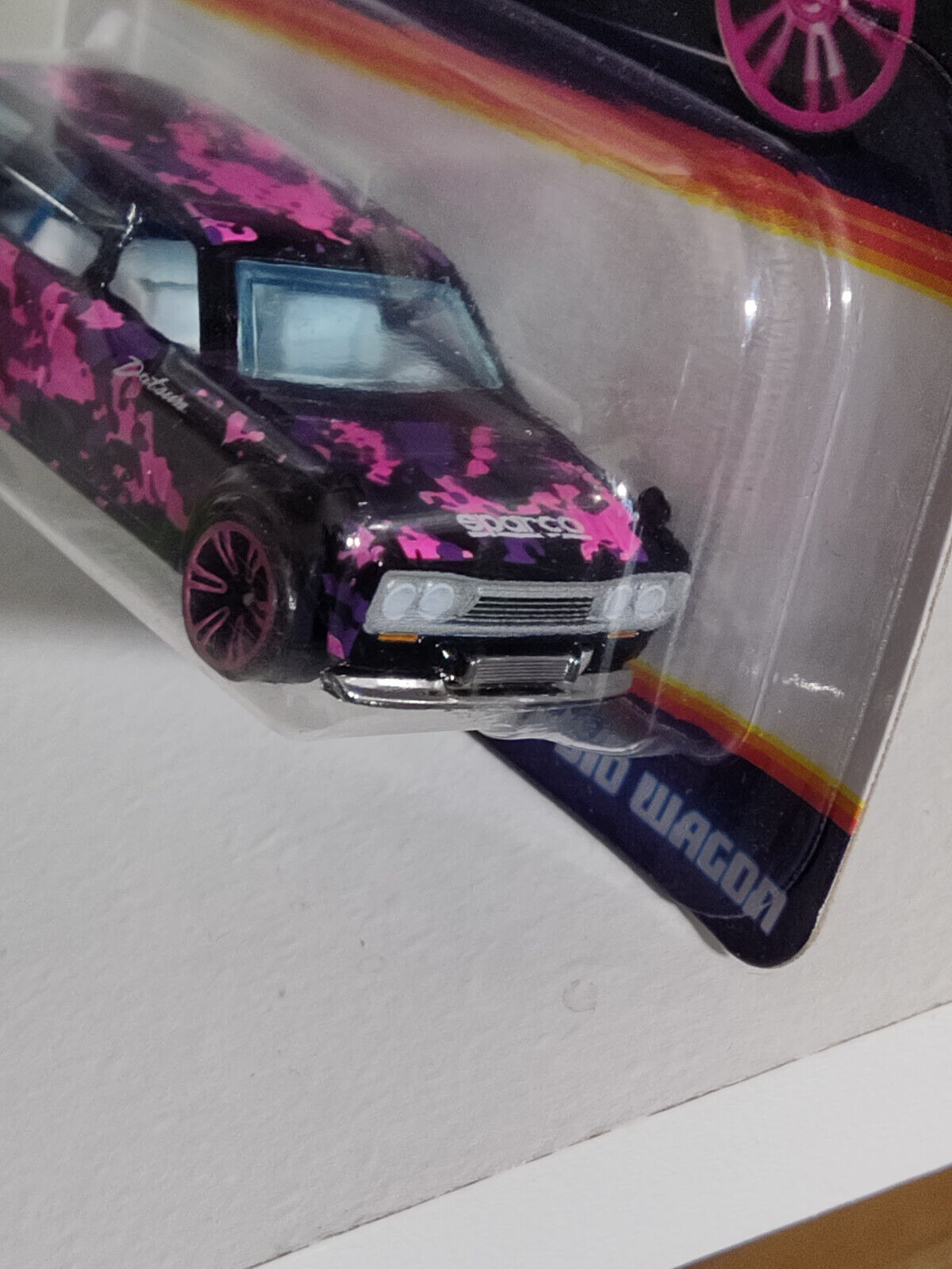 Hot Wheels #HRW68 Neon Speeders Series #2 Datsun 510 Wagon (Loc K)