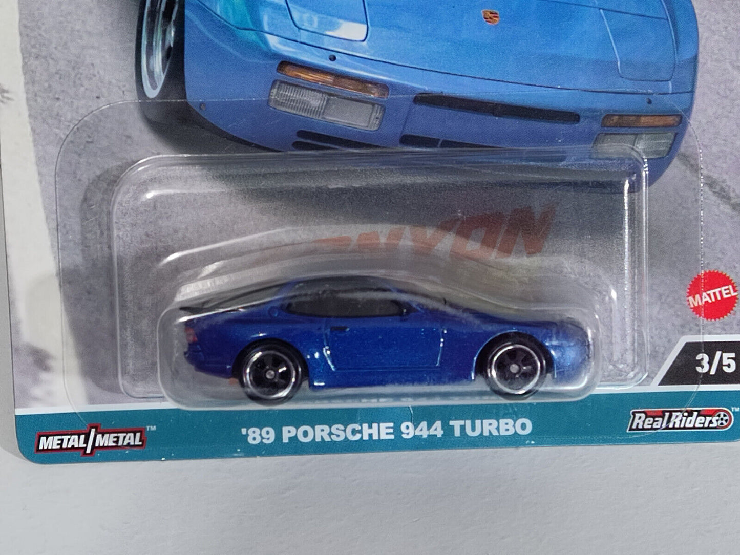 Hot Wheels HKC56 Canyon Warriors #3 '89 Porsche 944 Turbo BLISTER SCRATCH (Bx 70