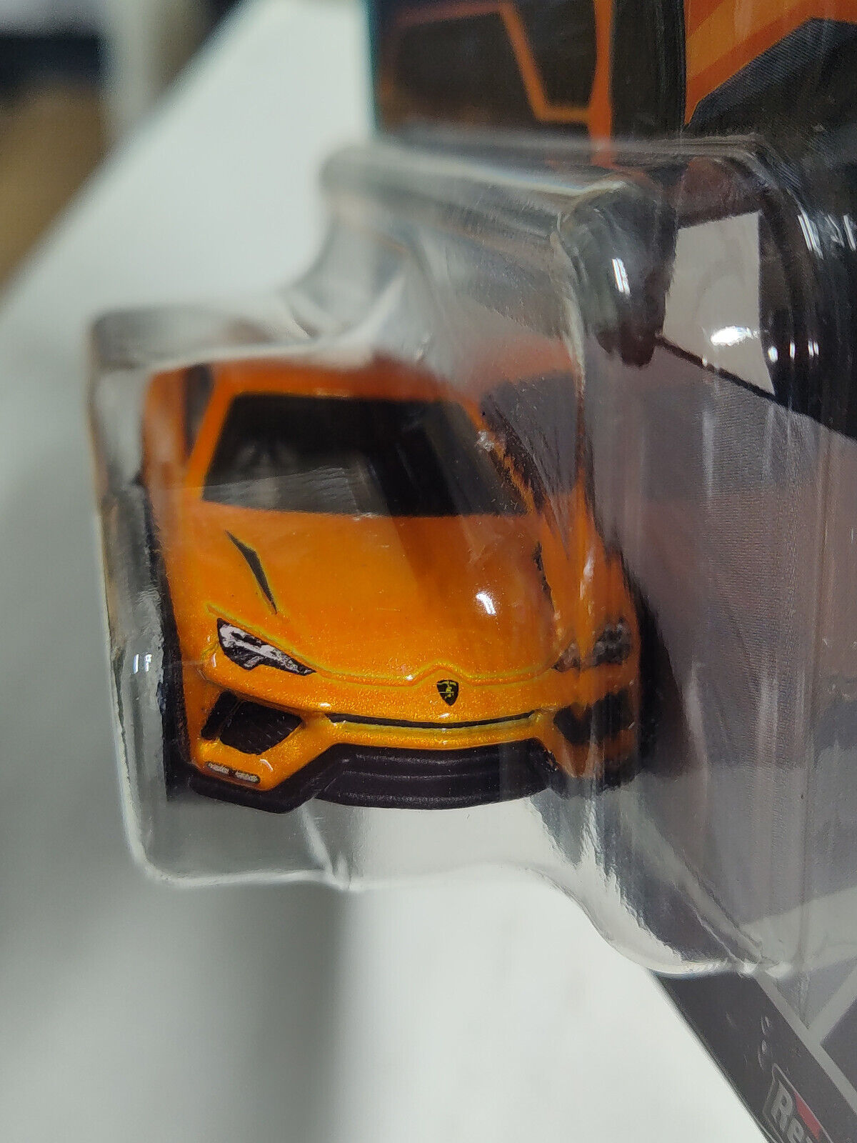 Hot Wheels HCK16 Auto Strasse Series #3  Lamborghini Urus