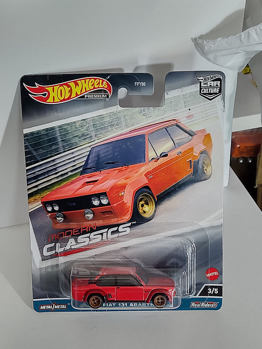 Hot Wheels HKC64 Modern Classics Series #3  Fiat 131 Abarth (Box 70)