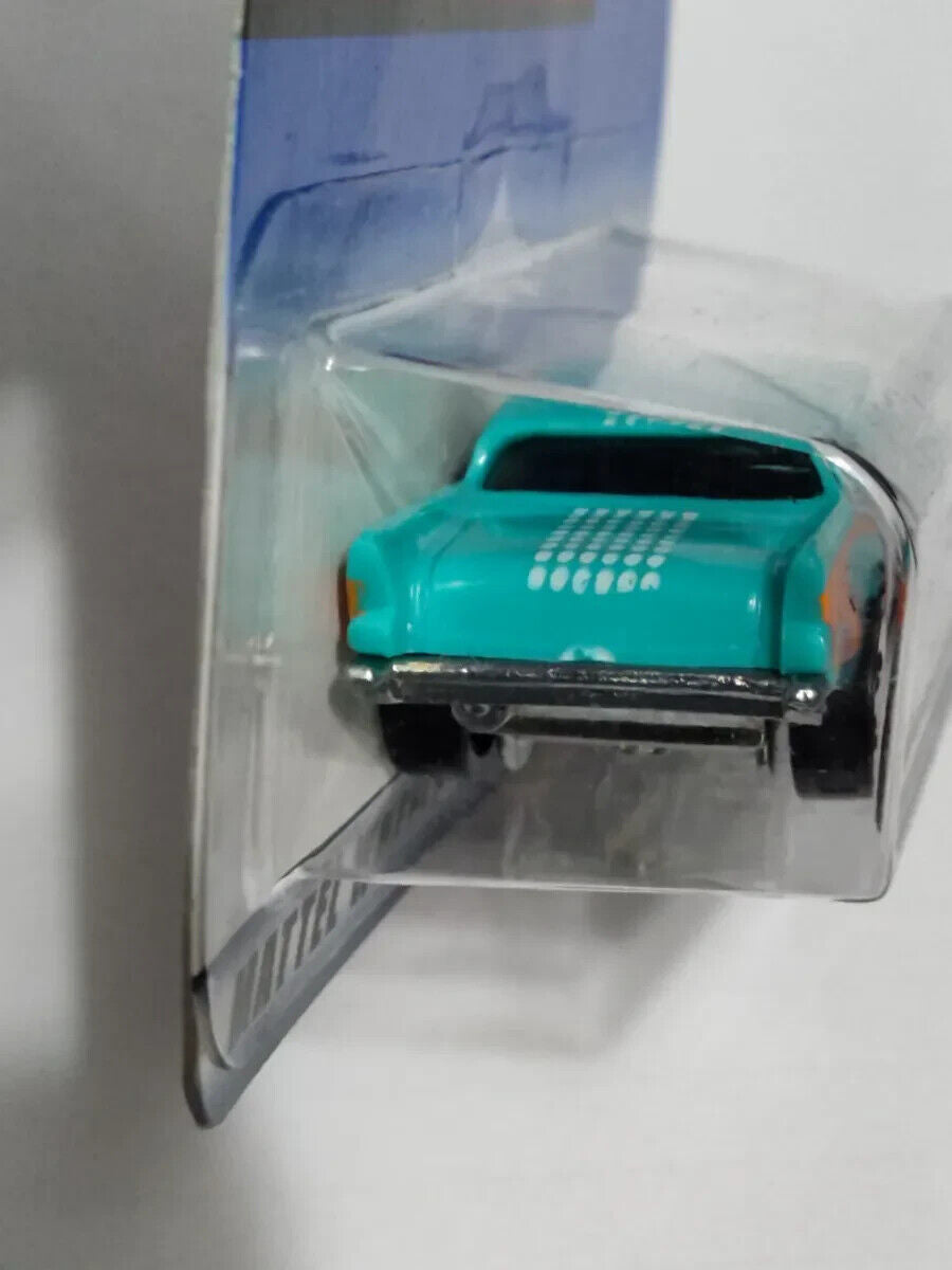 Hot Wheels 2000 #105 '57 Chevy CARD BENT IN CENTER (Loc-A)