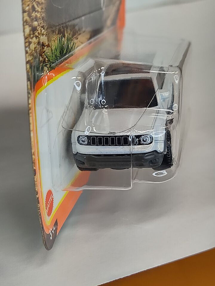 Matchbox #040  '19 Jeep Renegade CARD BENT UPWARDS ABVE BLISTER (Loc L/X)