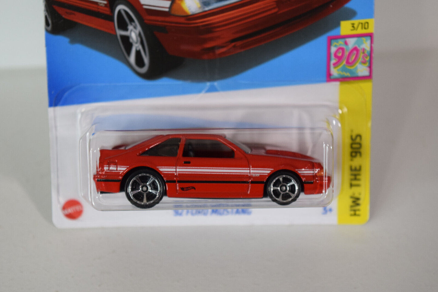 Hot Wheels #194 The 90's Series #3 '92 Ford Mustang  (Loc B)