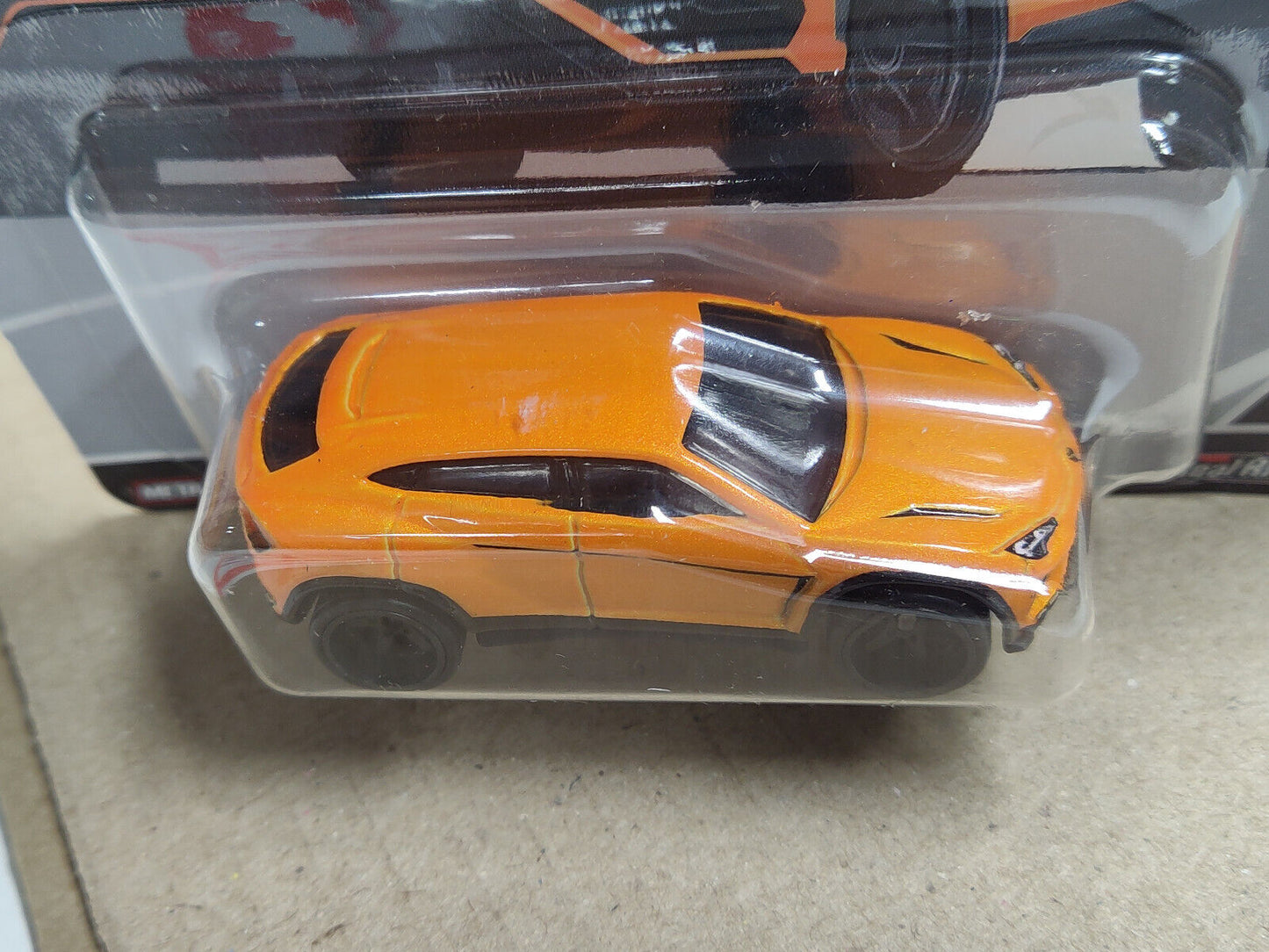 Hot Wheels HCK16 Auto Strasse Series #3  Lamborghini Urus