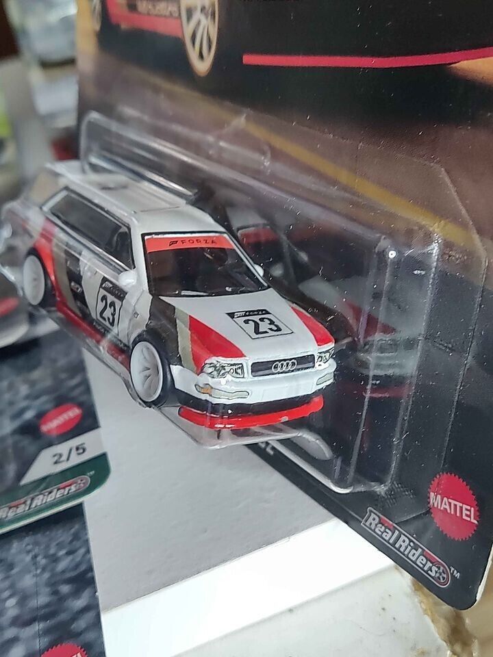 Hot Wheels HKC32 Premium Forza Series '94 Audi Avant RS2 (Loc 40)