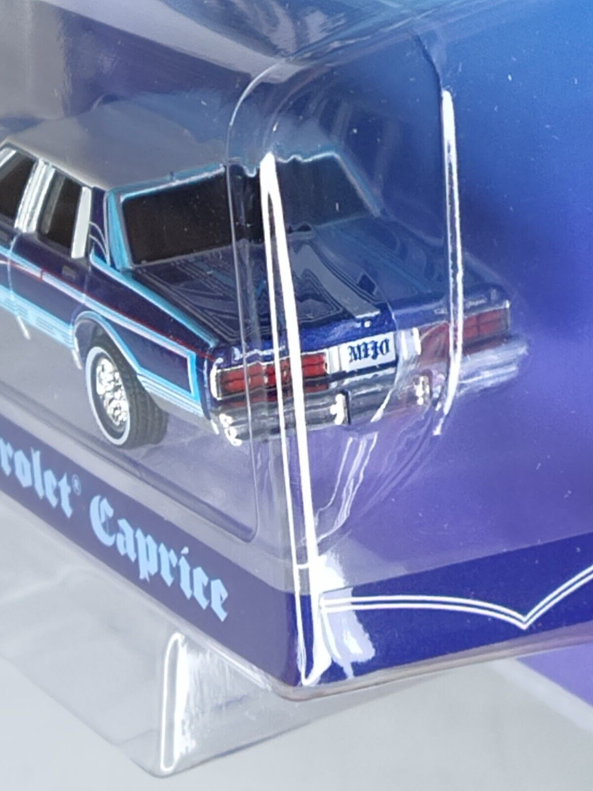 GreenLight MiJo Exclusives Lowrider Series 1986 Chevy Caprice  1:64 Scale