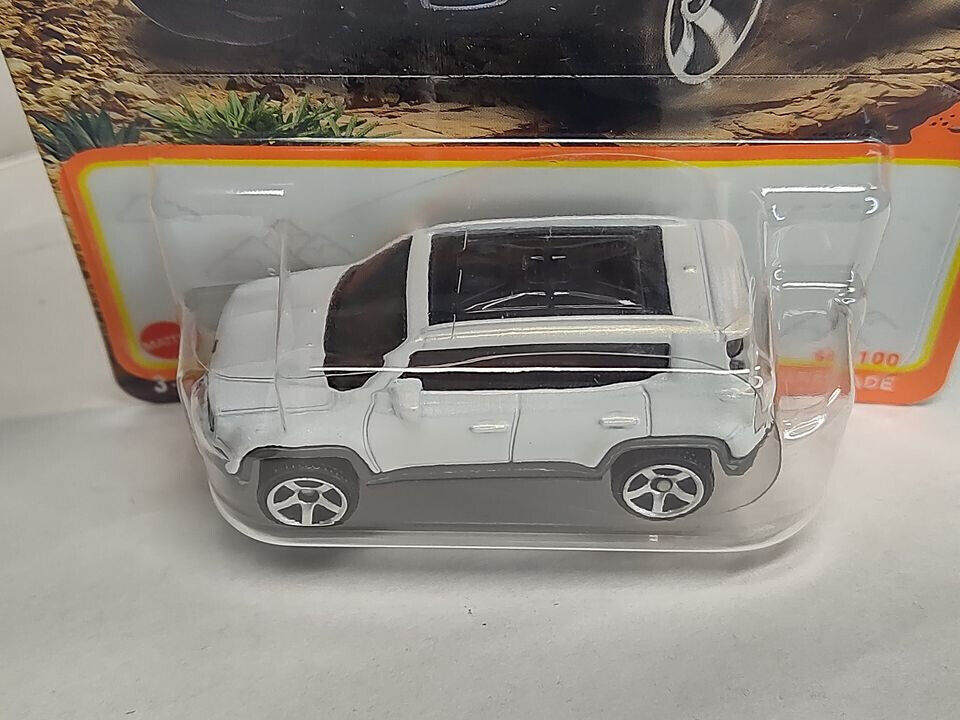 Matchbox #040  '19 Jeep Renegade CARD BENT UPWARDS ABVE BLISTER (Loc L/X)