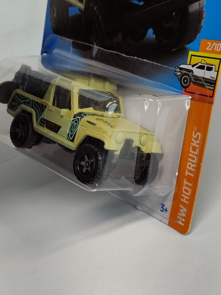 Hot Wheels #094 Hot Trucks Series #2 '67 Jeepster Commando PEGHOOK CREAS (Box-J)