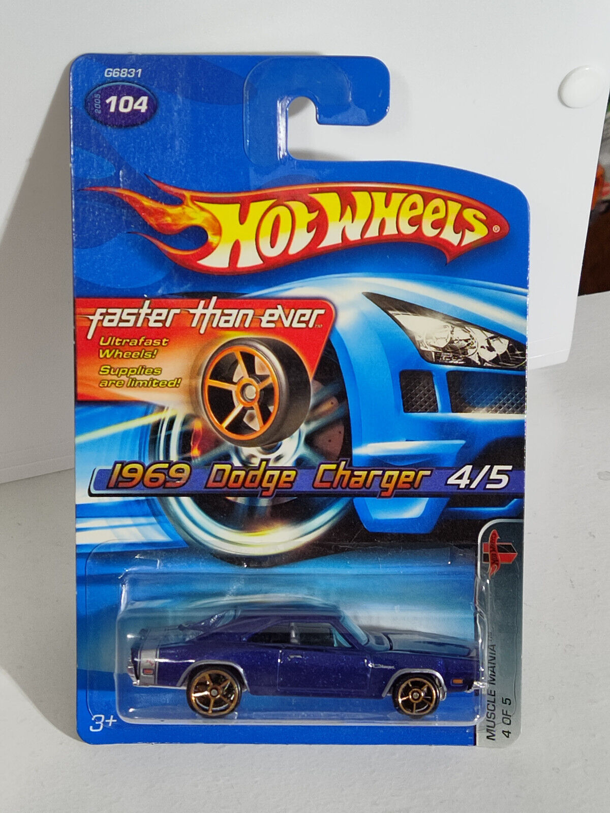 Hot Wheels 2005 #104 Muscle Mania 1969 Dodge Charger FTE BLISTER WRINKLED(Loc U)