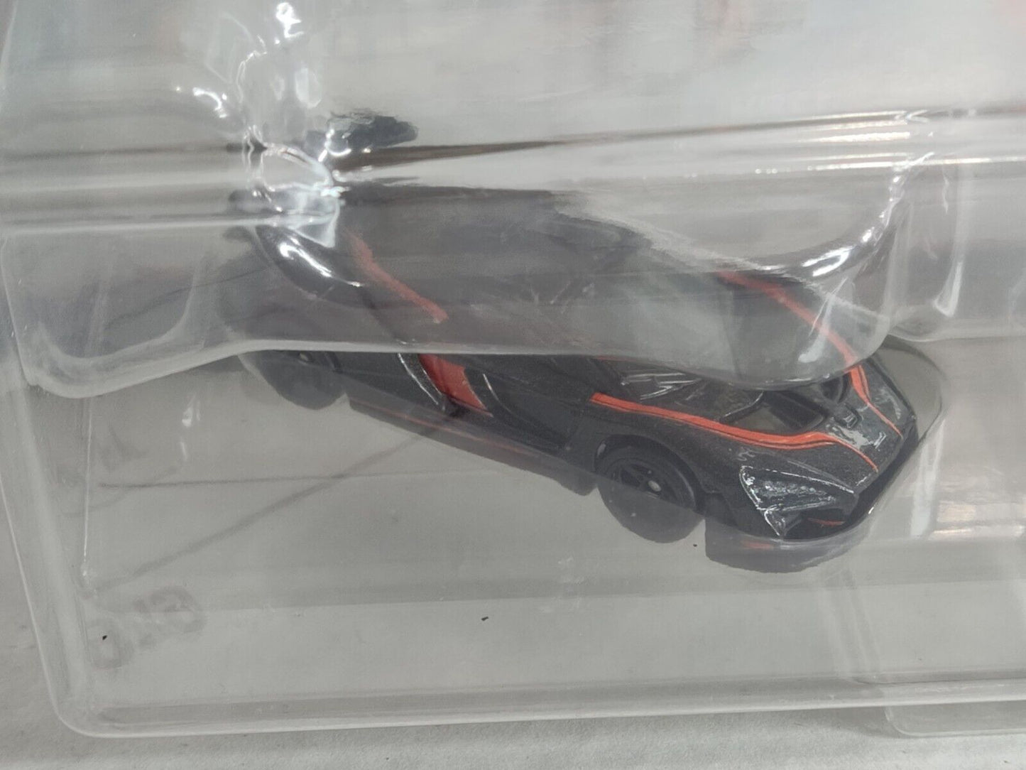 Hot Wheels HFF97 2 Pak Premium Target Exclusive McLaren Senna/McLaren 720S