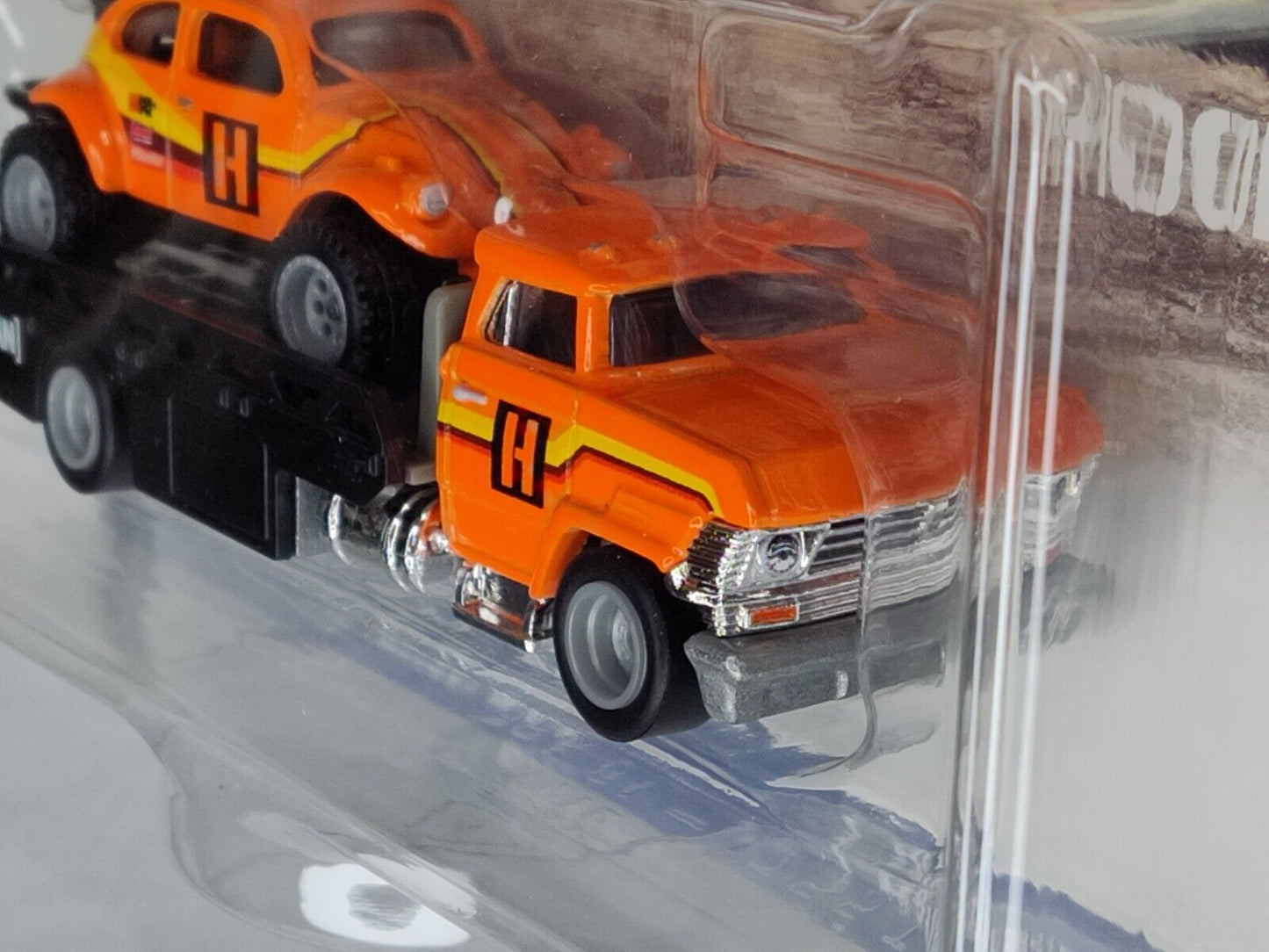 Hot Wheels Team Transport Series #31 VW Baja Bug and Horizon Hauler