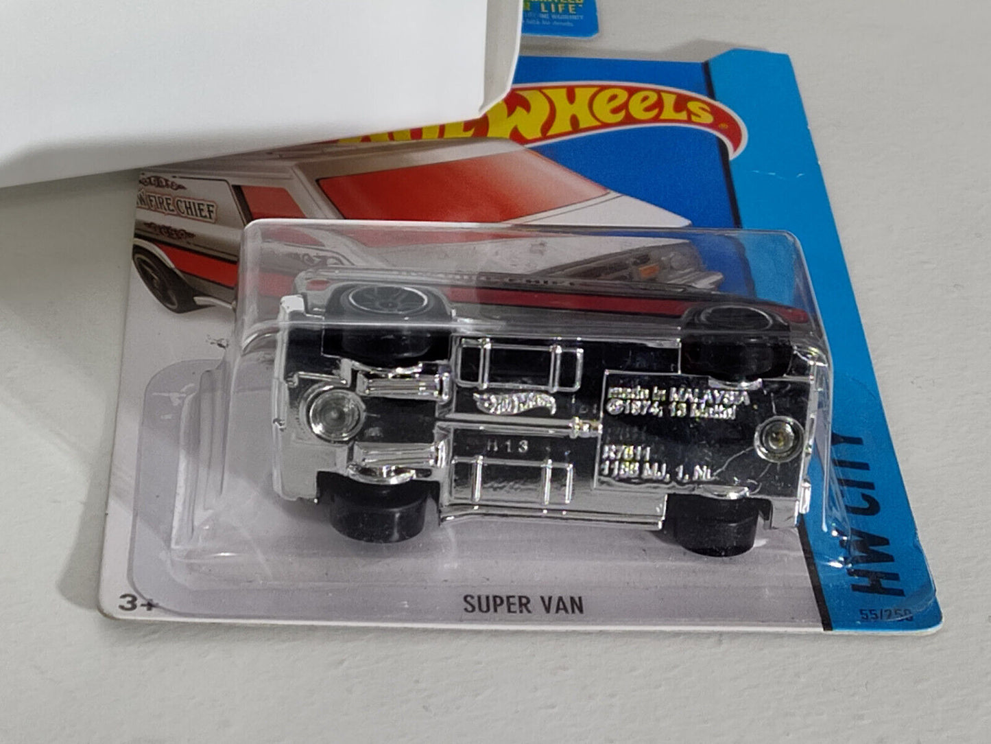 Hot Wheels 2015 City Series Super Van  ZAMAC  CARD CREASED/BENT (Loc F)