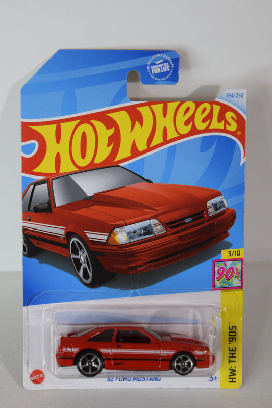 Hot Wheels #194 The 90's Series #3 '92 Ford Mustang  (Loc B)