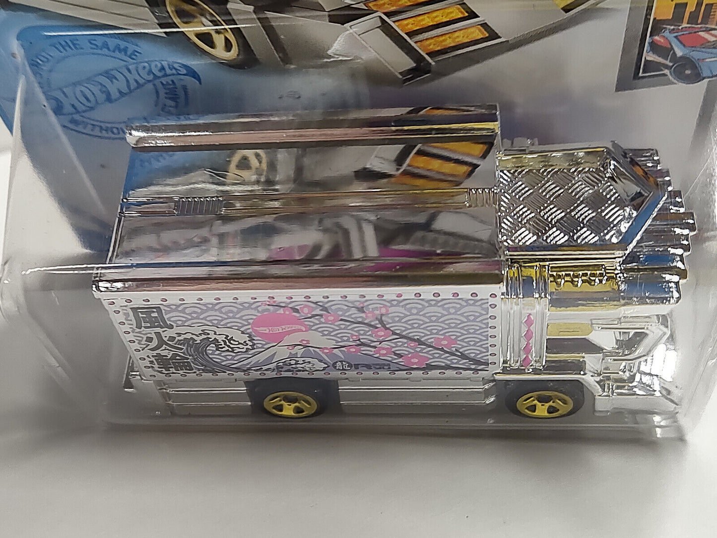 Hot Wheels #102 Main Metro Series #7 Raijin Express 5 Sp Gld Wh CRACKED BOTH SID