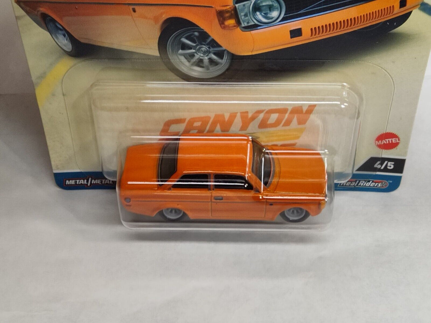 Hot Wheels HKC53   Canyon Warriors Series #4  '73 Volvo 142 GL  (Box 13)