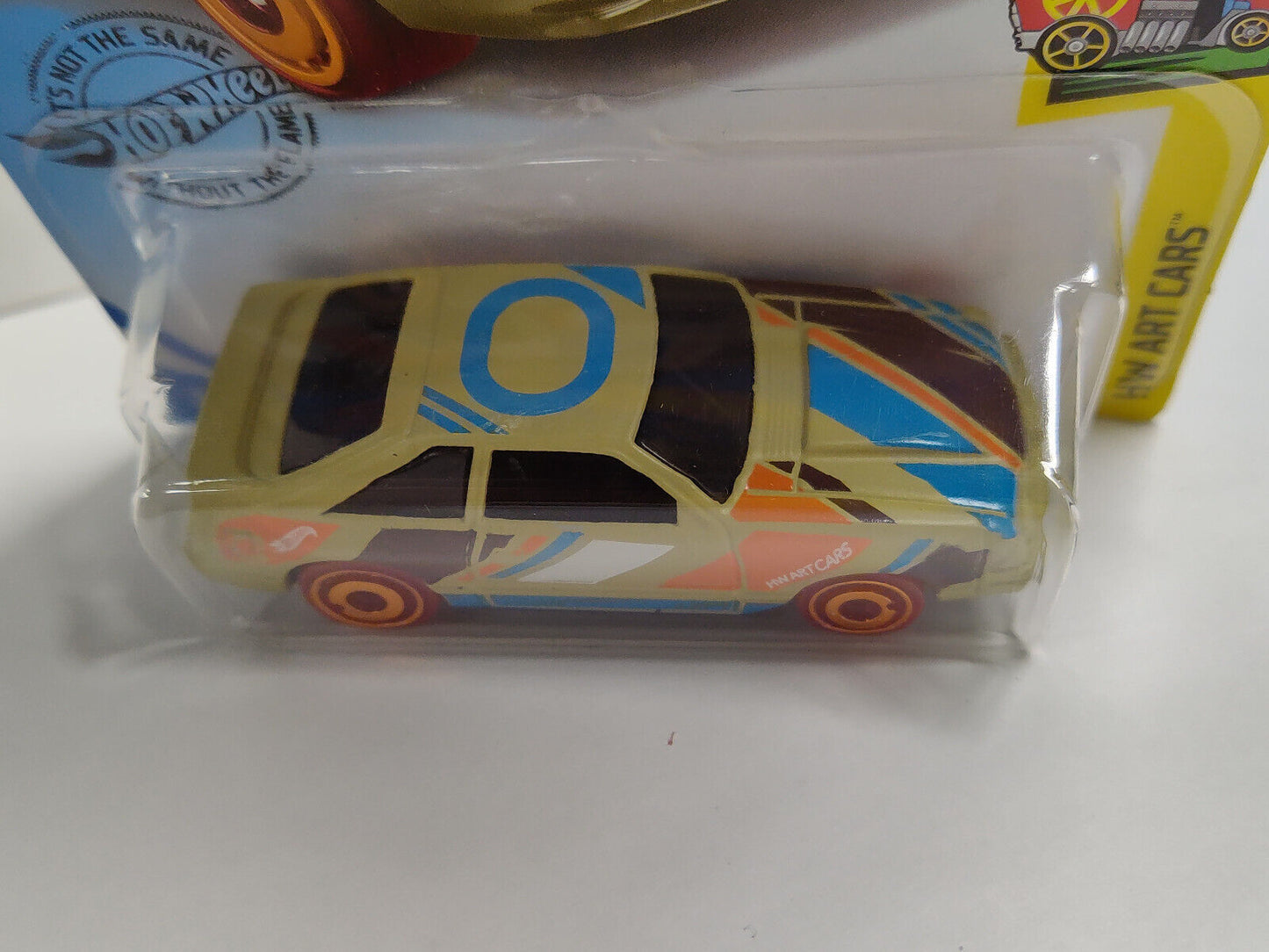 Hot Wheels #090 Art Cars Series #1 '92 Ford Mustang  (Loc S)