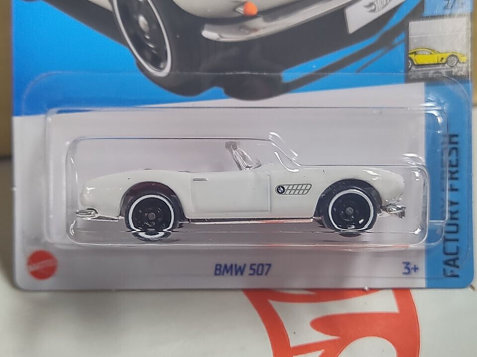 Hot Wheels #120 ML Factory Fresh Series #2 BMW 507 PEGHOOK BENT/CREASED(Loc-A)