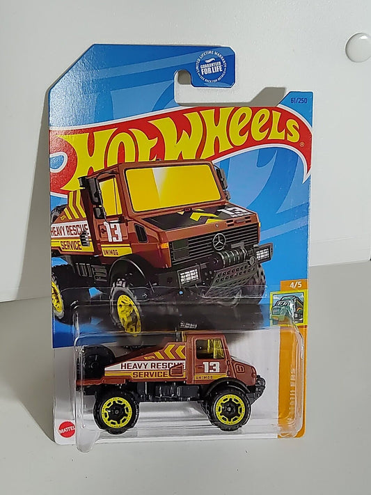 Hot Wheels #061 Haulers Series #4 Mercedes Bez Unimog 1300 (Loc O)