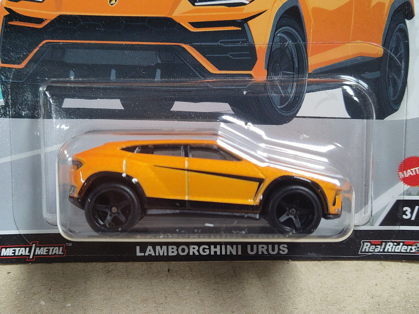 Hot Wheels HCK16 Auto Strasse Series #3  Lamborghini Urus