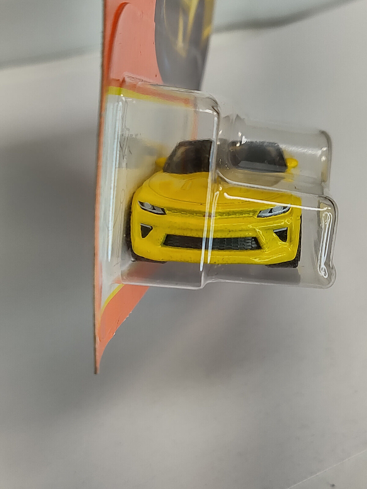 Matchbox #033 '16 Chevy Camaro Convertible CARD CREASE SHORT CARD  (Loc Q)