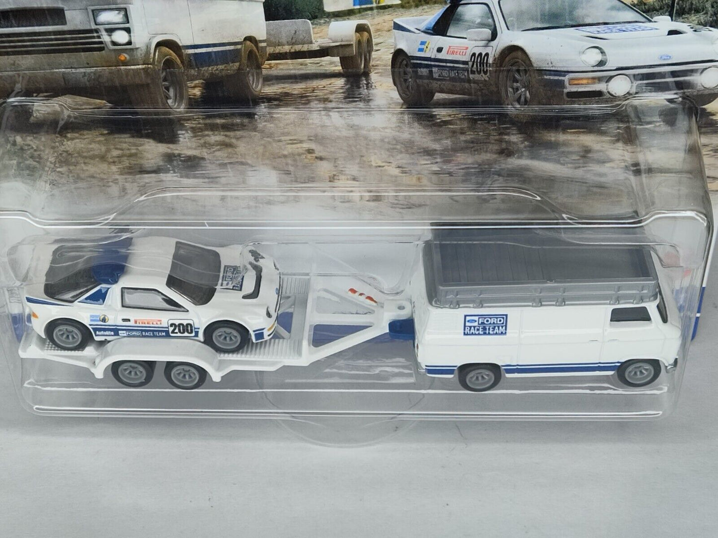 Hot Wheels Team Transport Series #33 Ford RS200 and Rally Van CORNER CREASED