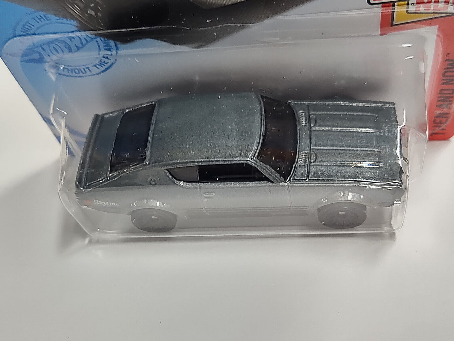 Hot Wheels #180 Then and Now Series #9 Nissan Skyline 2000 GT-R