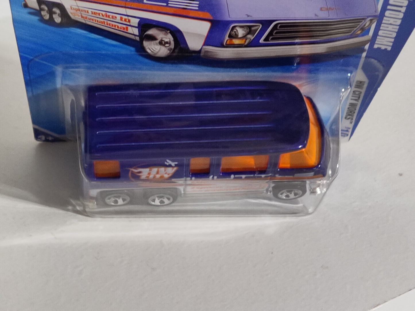 Hot Wheels #116 City Works Series #8 GMC Motorhome BLISTER WRINKLED (Loc L)