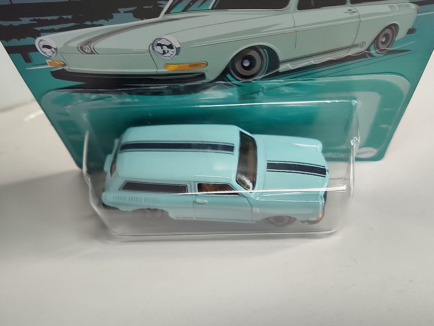 Hot Wheels #HDH41  Volkswagen Series #2 Custom '69 Volkswagen Squareback (Wal 3)