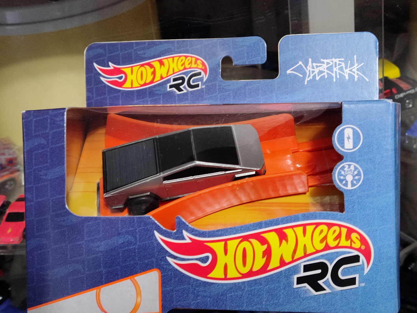 Hot Wheels RC CYBERTRUCK Sealed Box has wrinkles and Creases 1:64 Scale