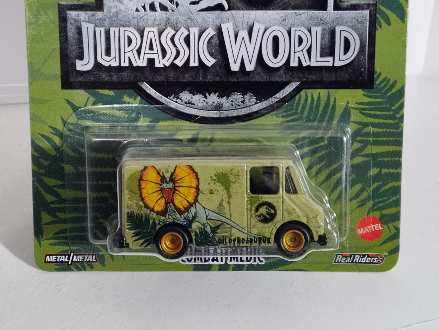 Hot Wheels HCN92 Jurassoc World Series #4  Combat Medic (Box 79)